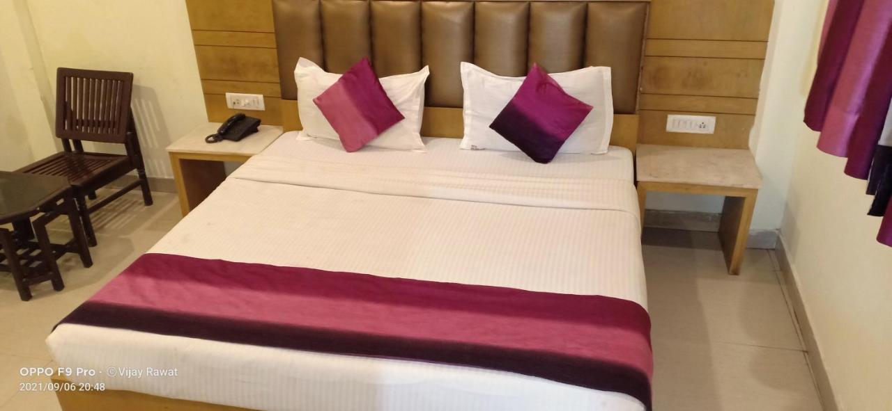 Hotel Golden Gate New Delhi Exterior foto