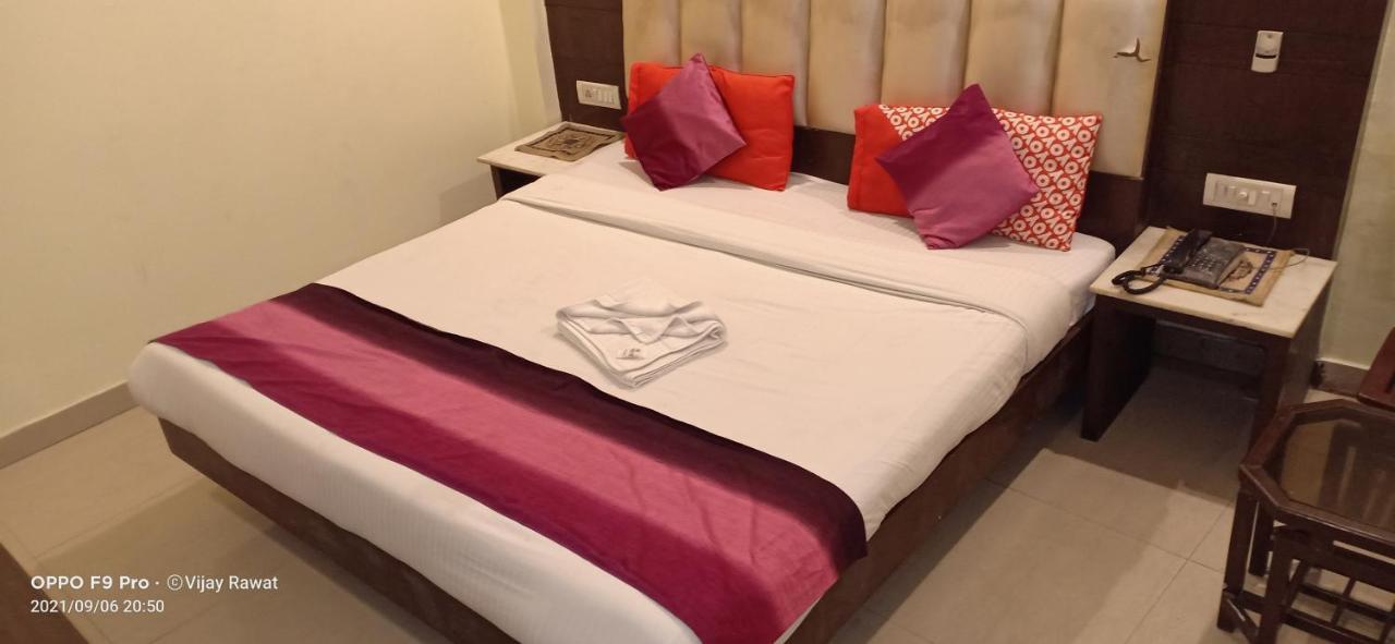 Hotel Golden Gate New Delhi Exterior foto