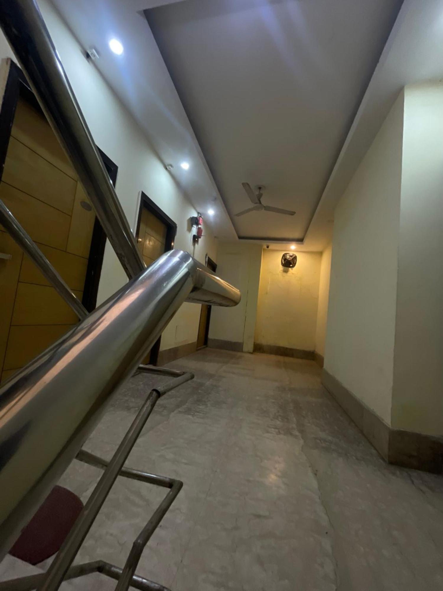 Hotel Golden Gate New Delhi Exterior foto