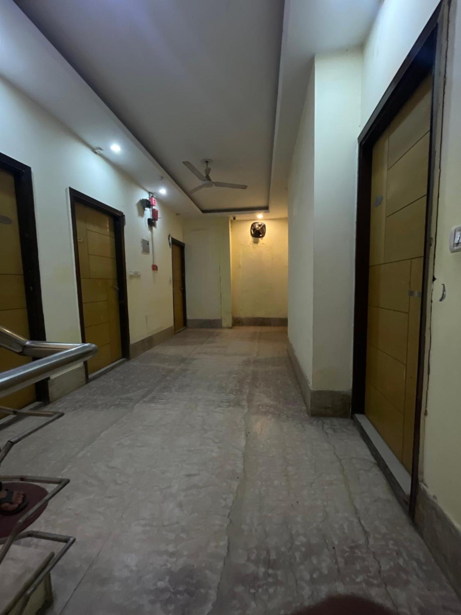 Hotel Golden Gate New Delhi Exterior foto